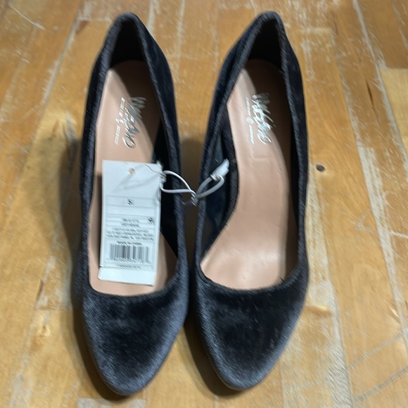 NWT Mossimo Abigail velvet heels - Picture 2 of 6
